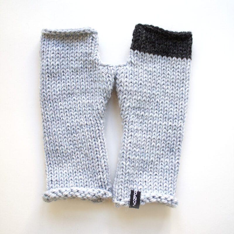 Nozipozi fingerless gloves